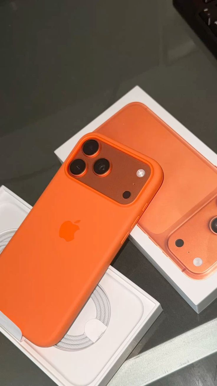Cosmic Orange Apple Logo Silicone Case 🧡