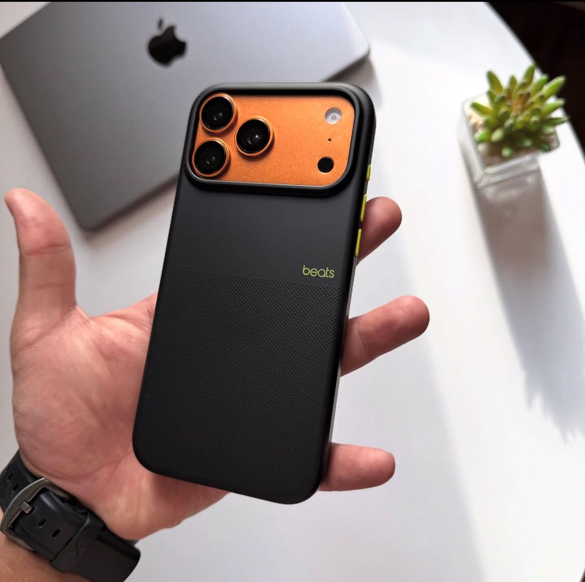 Beats Rugged Magsafe (ic) Animation Case With Camera Control Button