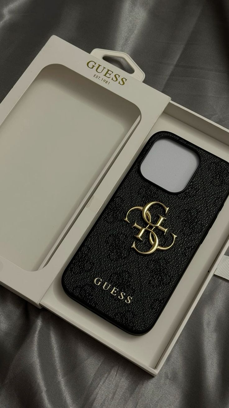 Guess Official Signature Premium Case G̶U̶E̶S̶S̶