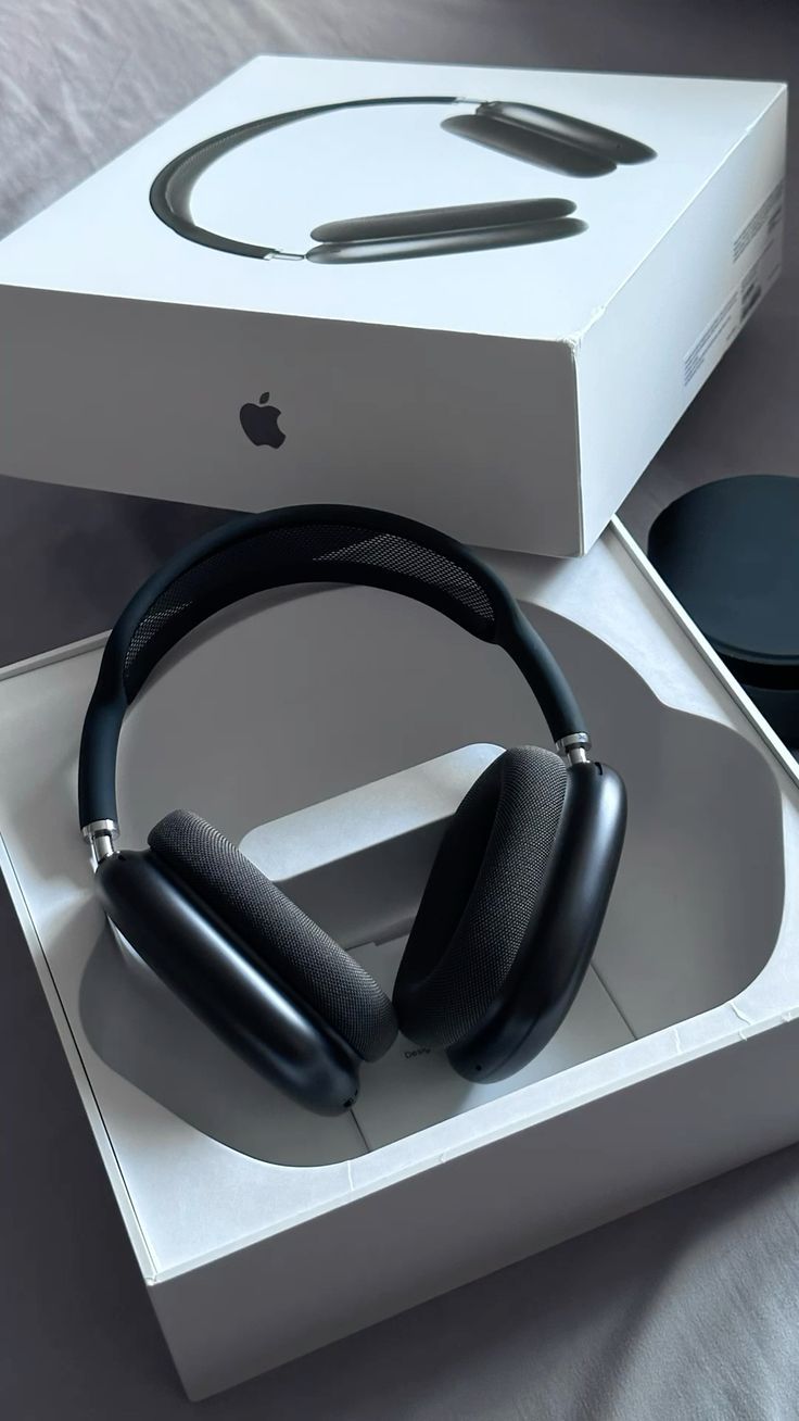 Apple AirPods Max (Next Level Audio)🎧